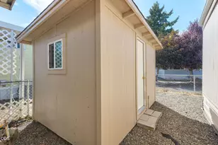 2351 SW Webster Rd, Grants Pass, OR 97526 - Photo 21