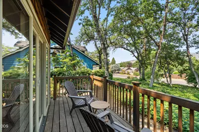 521 Sunrise Avenue, Medford, OR 97504 - Photo 3