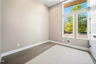 1036 N Forest Edge Dr, Sisters, OR 97759 - Photo 31