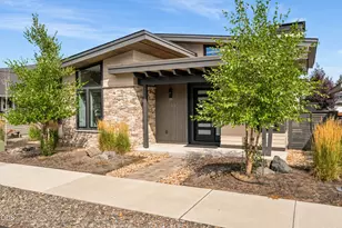 1036 N Forest Edge Dr, Sisters, OR 97759 - Photo 43