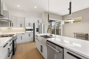 1036 N Forest Edge Dr, Sisters, OR 97759 - Photo 15