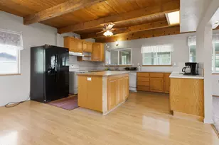 211 S Wasco Ave, Chiloquin, OR 97624 - Photo 15