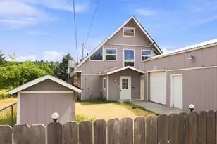211 S Wasco Ave, Chiloquin, OR 97624 - Photo 7