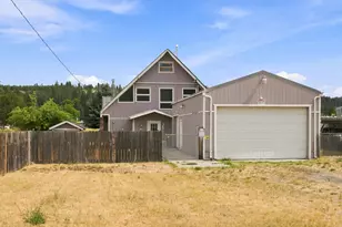 211 S Wasco Ave, Chiloquin, OR 97624 - Photo 5