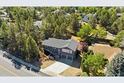 3037 NE Purcell Boulevard, Bend, OR 97701 - Photo 3