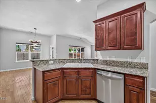 130 Glenwood Dr, Eagle Point, OR 97524 - Photo 17