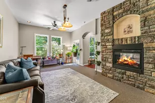 232 Riessen Rd, Grants Pass, OR 97526 - Photo 9
