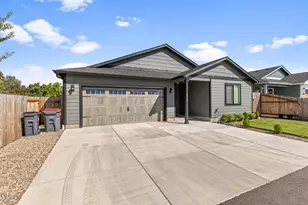 1880 Aster St, Medford, OR 97501 - Photo 5