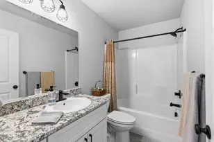 1880 Aster St, Medford, OR 97501 - Photo 23