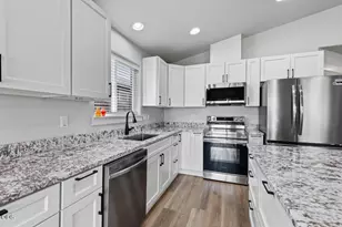 1880 Aster St, Medford, OR 97501 - Photo 13
