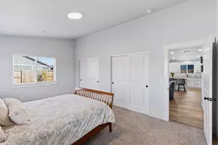 1880 Aster St, Medford, OR 97501 - Photo 29