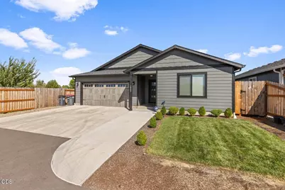 1880 Aster Street, Medford, OR 97501 - Photo 1