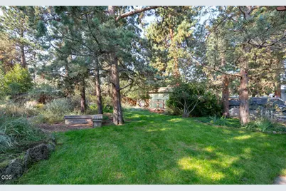 20941 Desert Woods Drive, Bend, OR 97702 - Photo 31