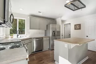 20606 Daisy Ln, Bend, OR 97702 - Photo 11