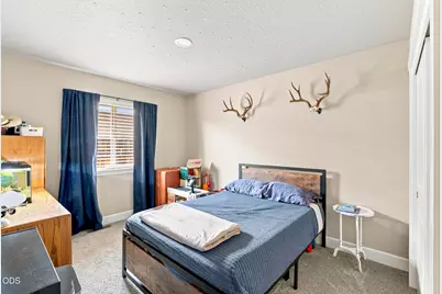 2466 SW Metolius Avenue, Redmond, OR 97756 - Photo 35