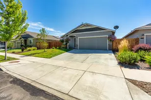 2466 SW Metolius Ave, Redmond, OR 97756 - Photo 5