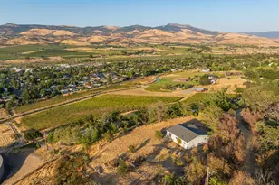 202 Pleasant View Rd, Talent, OR 97540 - Photo 29