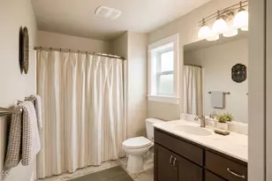 546 Blue Moon Dr, Central Point, OR 97502 - Photo 17