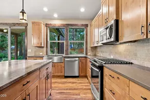 17035 Glendale Rd, Bend, OR 97707 - Photo 11