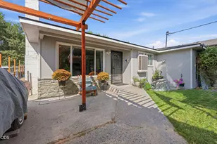 74 SE 11th St, Madras, OR 97741 - Photo 1