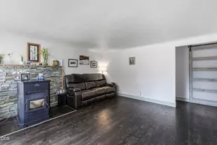 74 SE 11th St, Madras, OR 97741 - Photo 5