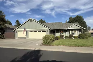 3820 SW Gene Sarazan Dr, Redmond, OR 97756 - Photo 3