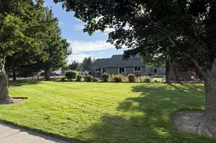 3820 SW Gene Sarazan Dr, Redmond, OR 97756 - Photo 5