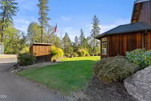 850 Riverbanks Rd, Grants Pass, OR 97527 - Photo 37