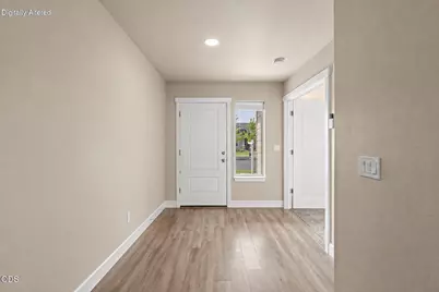2477 SW Newberry Loop, Redmond, OR 97756 - Photo 3
