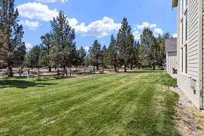 11122 Bunk House Lane, Redmond, OR 97756 - Photo 21