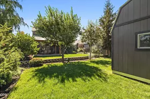 21134 SE Kayla Ct, Bend, OR 97702 - Photo 31