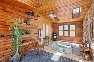 1027 NW Hawthorne Ave, Grants Pass, OR 97526 - Photo 13