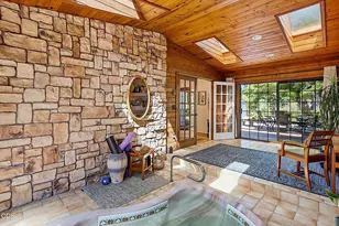 1027 NW Hawthorne Ave, Grants Pass, OR 97526 - Photo 15