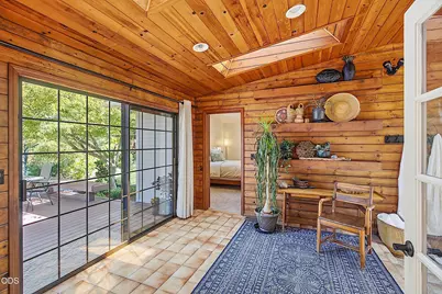 1027 NW Hawthorne Avenue, Grants Pass, OR 97526 - Photo 11