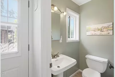1027 NW Hawthorne Avenue, Grants Pass, OR 97526 - Photo 35
