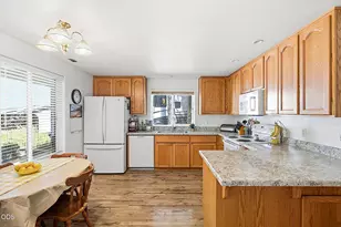 725 Williamson Loop, Grants Pass, OR 97526 - Photo 11