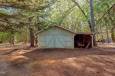 725 Williamson Loop, Grants Pass, OR 97526 - Photo 25