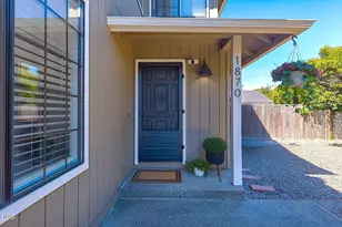 1870 Meadow Glen, Grants Pass, OR 97527 - Photo 3