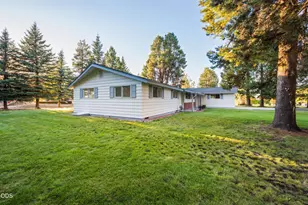 61909 Skyline View Dr, Bend, OR 97702 - Photo 5