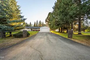 61909 Skyline View Dr, Bend, OR 97702 - Photo 3