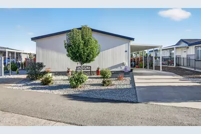 93 Northridge Terrace #SPC 56, Medford, OR 97501 - Photo 3