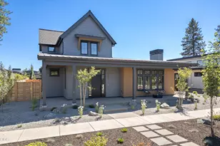 3333 NW Leavitt Ln, Bend, OR 97703 - Photo 3