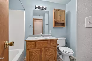 1011 Coachman Dr, Central Point, OR 97502 - Photo 19