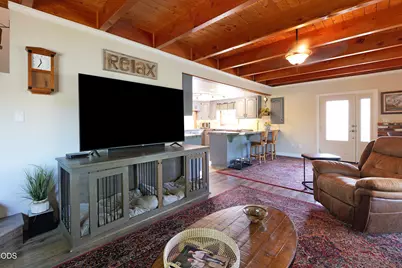 20551 Highway 62, Shady Cove, OR 97539 - Photo 9