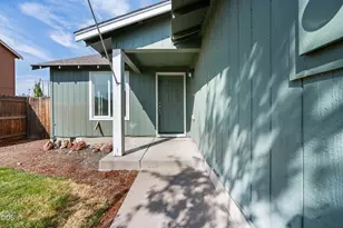 970 SE Kierra Pl, Madras, OR 97741 - Photo 3