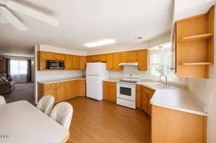 2941 Sylvia Rd, Medford, OR 97502 - Photo 5