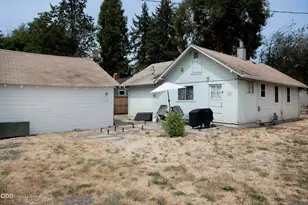 511 SE I St, Grants Pass, OR 97526 - Photo 5