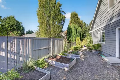 1240 Stonegate Drive, Medford, OR 97504 - Photo 39
