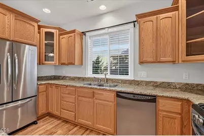 1240 Stonegate Drive, Medford, OR 97504 - Photo 11