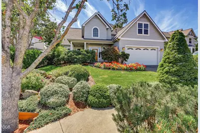 527 Sutton Place, Ashland, OR 97520 - Photo 1